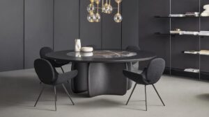 крутой стол из европы